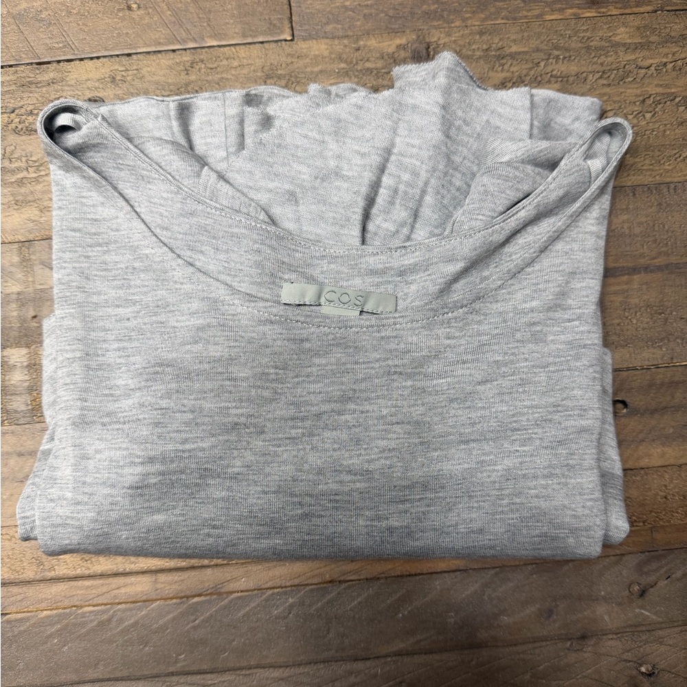 COS: Gray Short Sleeve Top